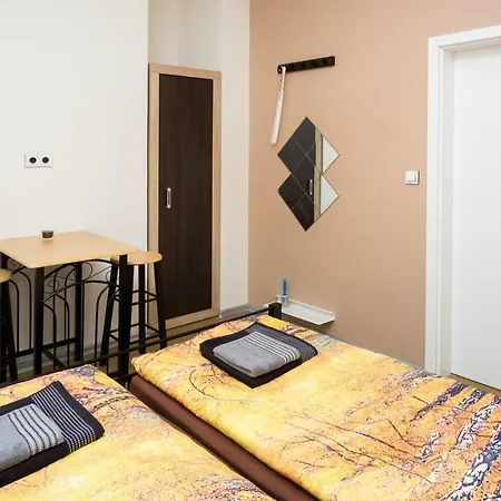 Apartment Four Year Seasons - Walkable To Centre, Metro And Riverside-2