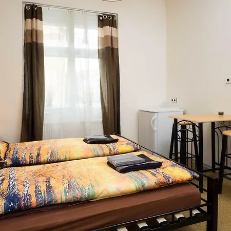 Apartment Four Year Seasons - Walkable To Centre, Metro And Riverside-2