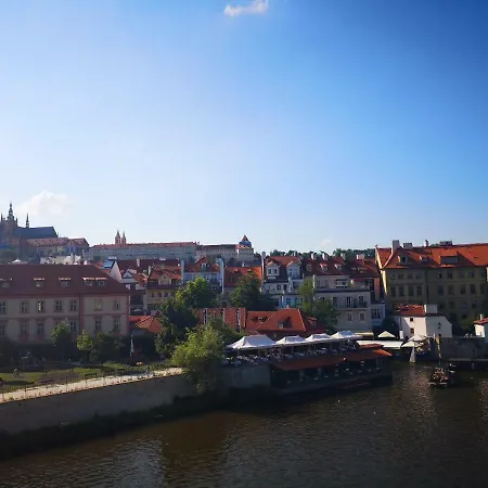 Nice And Refreshing Flat In Prague-2