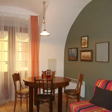 Mala Strana Apartment 1-2