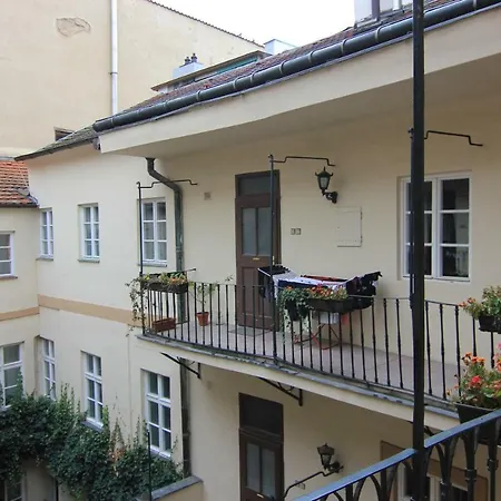 Mala Strana Apartment 1-2