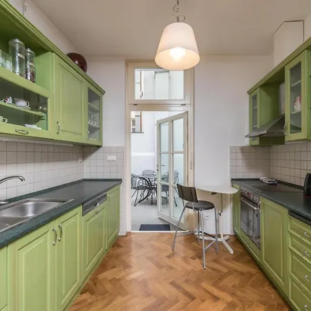 Apartman Carolinum-2