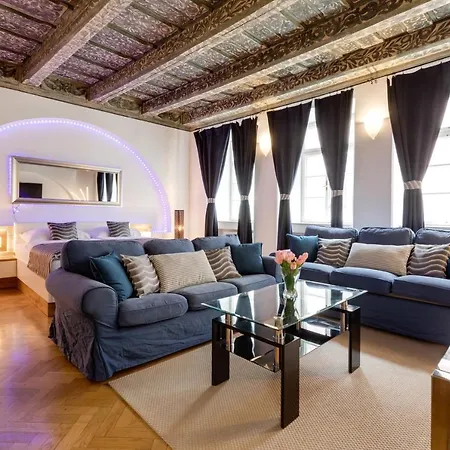 Charles Bridge Royal Apartments - Castle District-3