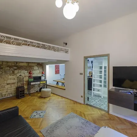 Pinkova Apartments-2