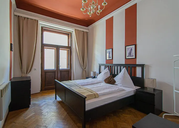 For Celebrations Spacious 3Bdr Apartment With Balcony