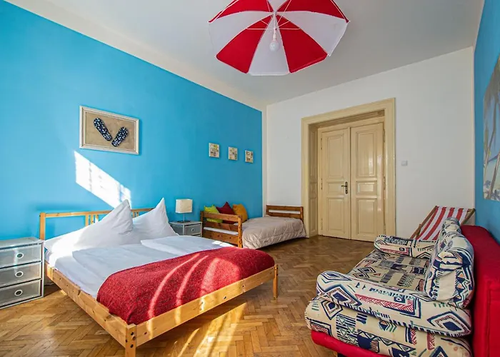 For Celebrations Spacious 3Bdr Apartment With Balcony Praag, Tsjechië