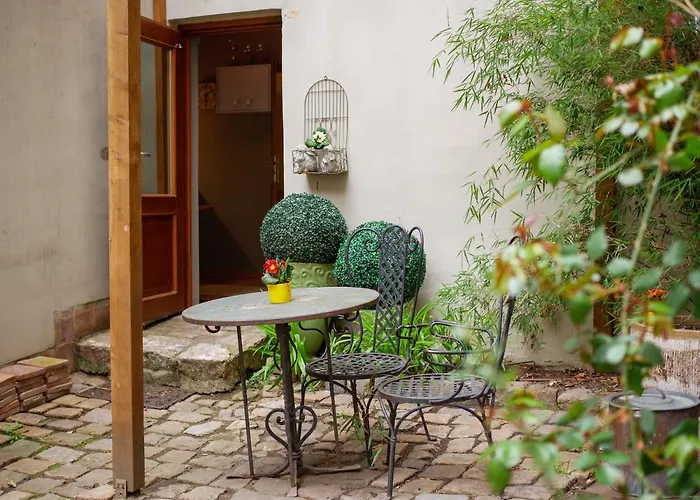 Romantic Nest Under Prague Castle, República Checa