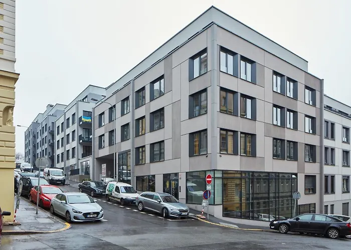 Days - Designer Apts - Garage - Terrace - Easy City Access