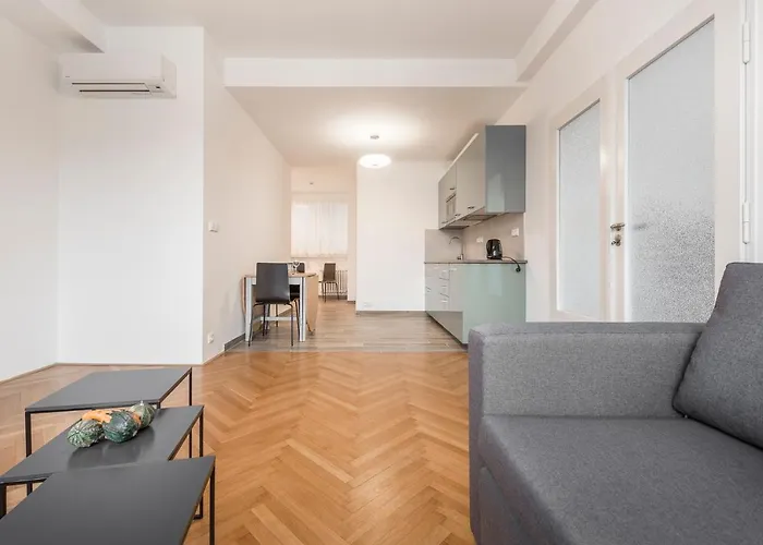 Revolucni Merkur River View Apartment Praga, Repubblica Ceca