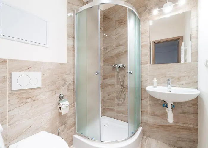 Brand New Studio Apartment #62 With Free Secure Parking In The Center Prága, Csehország