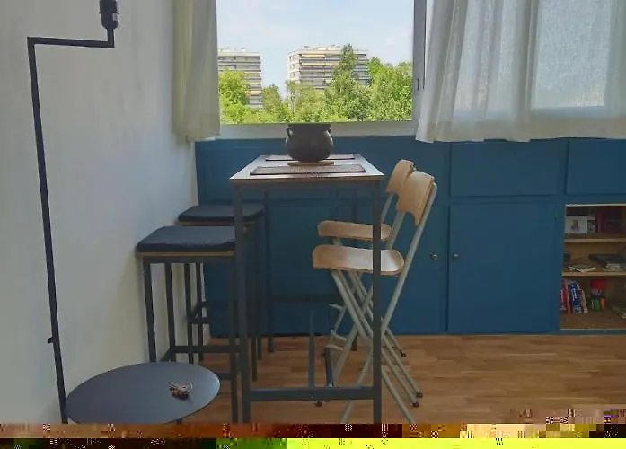 School Apartment - Your Unique Place In Prague By Metro Vysehrad, Repubblica Ceca