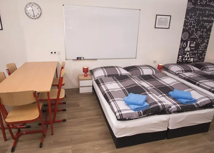 School Apartment - Your Unique Place In Prague By Metro Vysehrad, Czechy