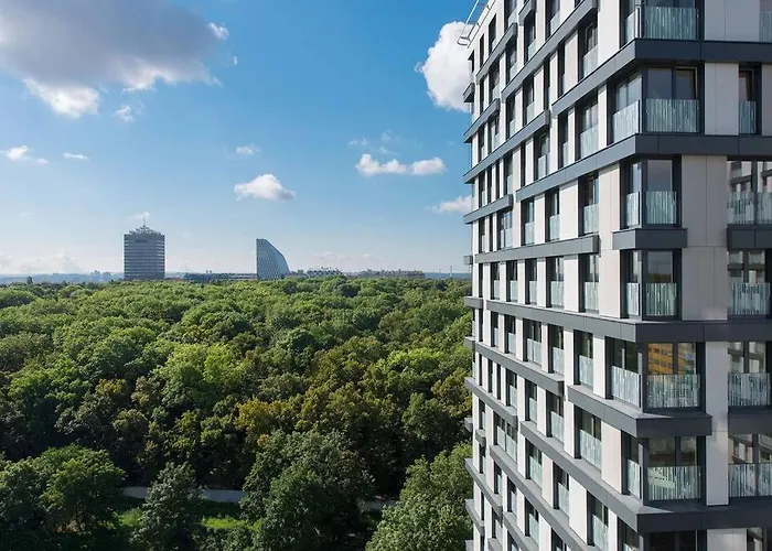The Ivory Tower Residence With Free Parking