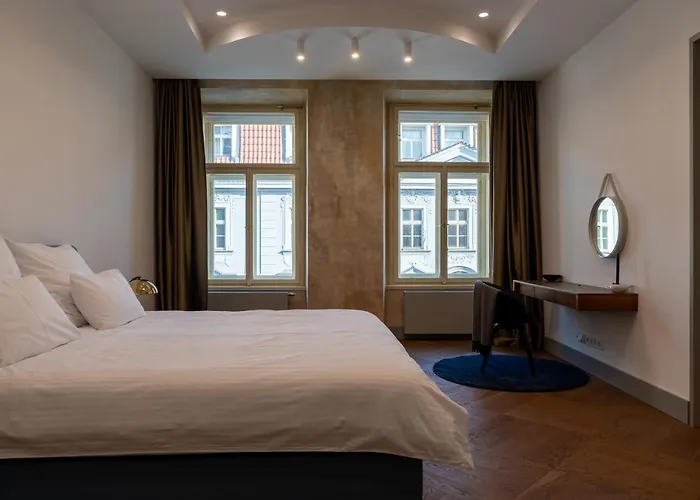 Luxury Old Town Apt, Parking