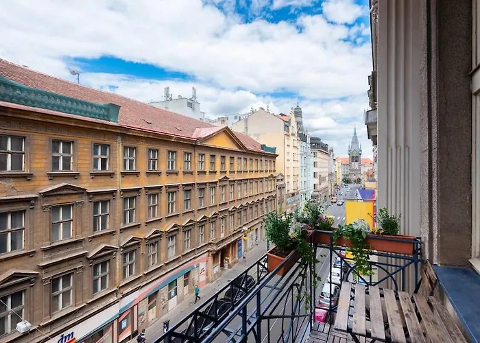 Spacious With Balcony At Wenceslas Sq