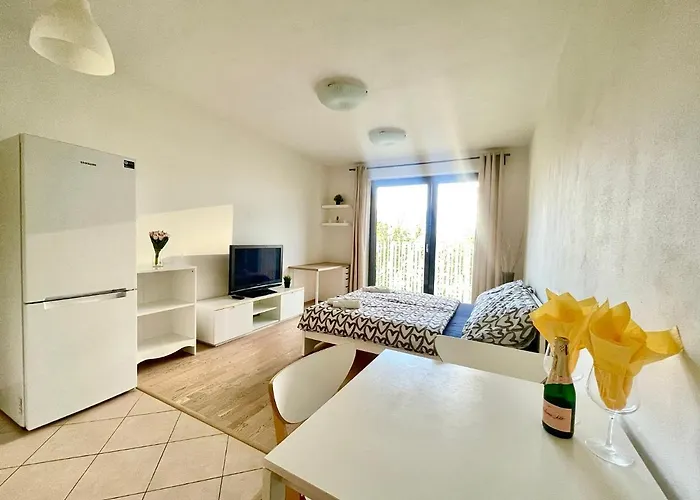 The Ivory Tower Residence With Free Parking