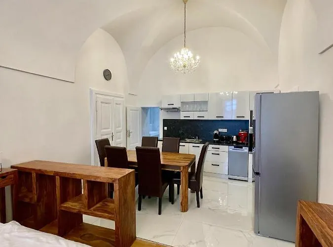 Masna 20C- Old Town Residence