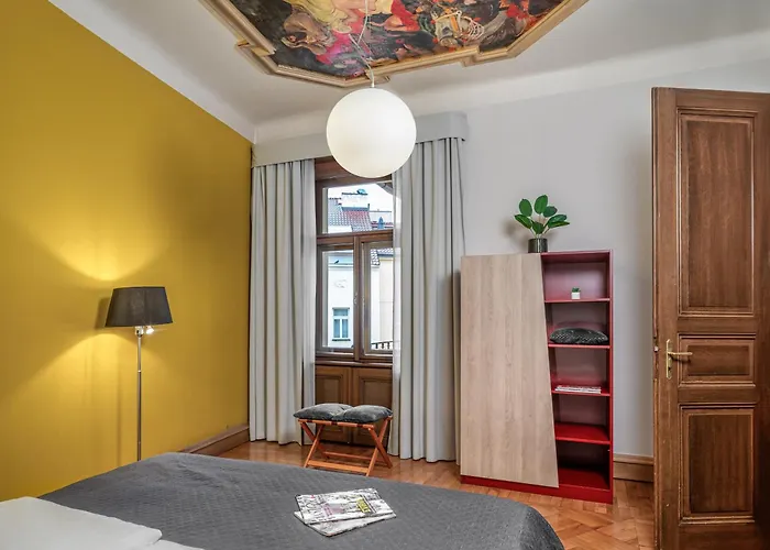 Art House Apartments By Adrez Praga