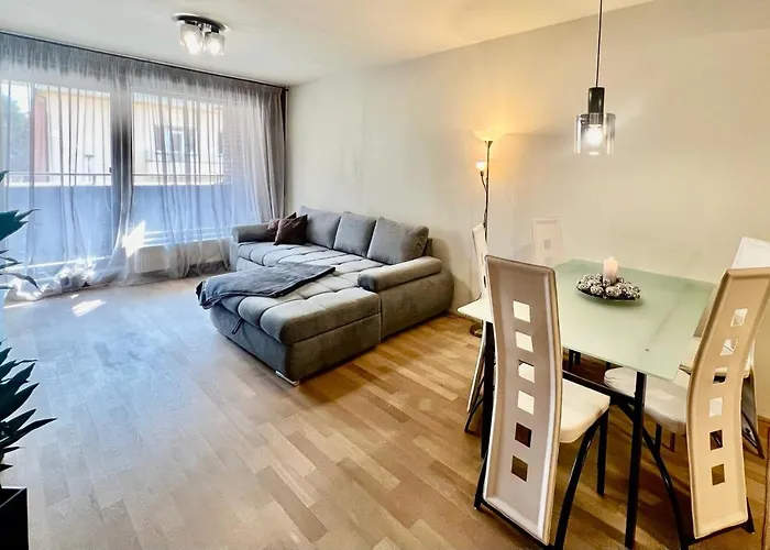 Luxury In ue And Free Parking