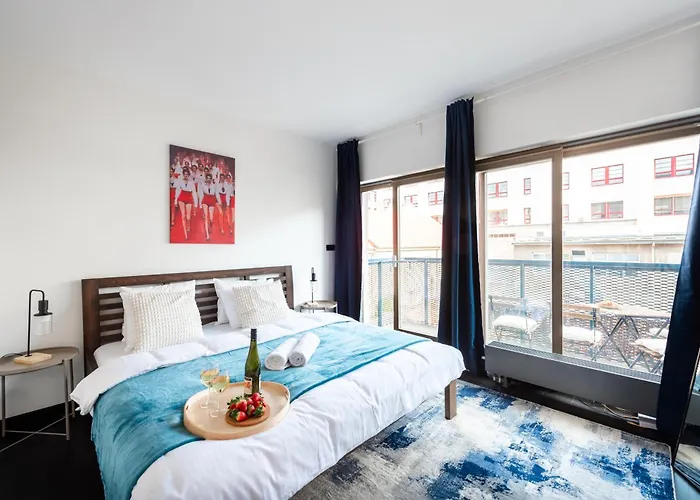 Spacious Family Apartments With Balcony I Metro I Karlin