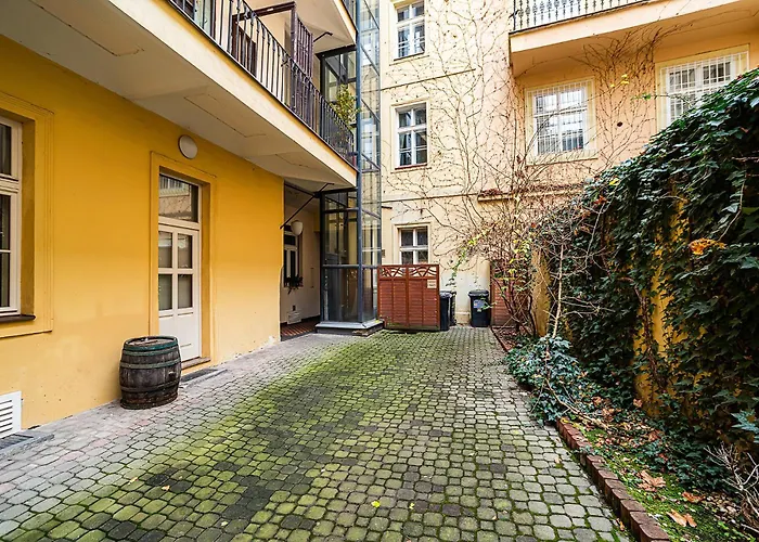 Luxurious Two-Bedroom In The Old Town