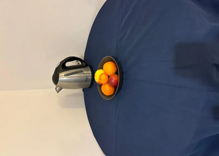 Buddha'S Clubhouse - Relax Room With Free Parking And Breakfast Prag