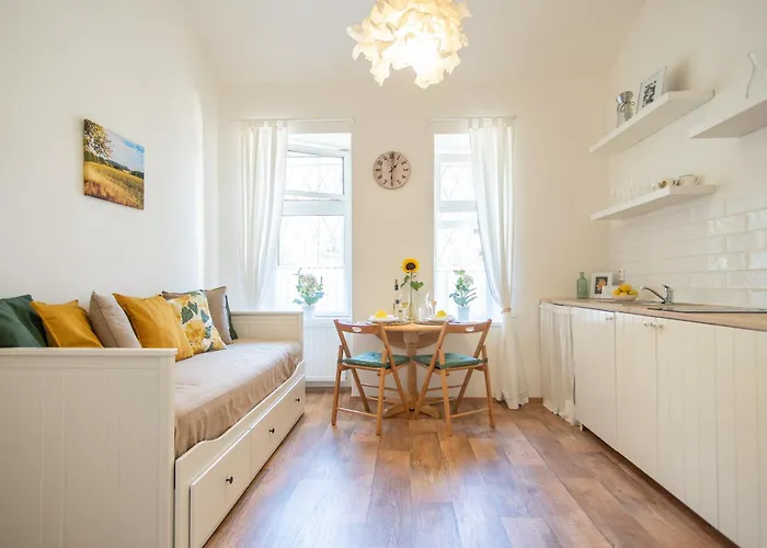 Nice Room With Double Bed In Zizkov - Shared Bathroom