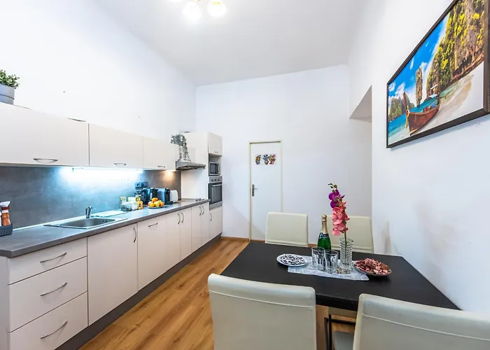 Modern 2Br Apartment 5 Min Walk To Wenceslas Square Praga, República Checa