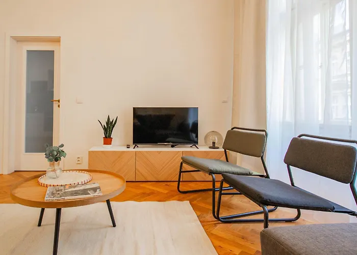 3Bdr Main Square Spacious Designed Apartment