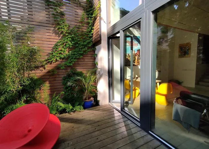 Romantic And Atypical Apartments In Prague'S Montmartre