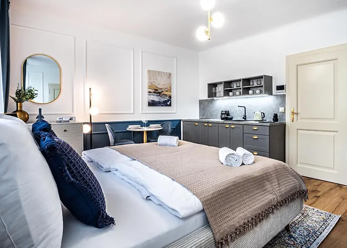 Exquisite 2 Bedroom Apartment At Lesser Town By Easybnb Premium Praga, Czechy