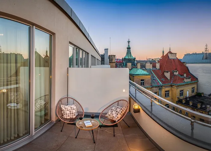 Vn17 Rooftop Suites By Adrez Prag