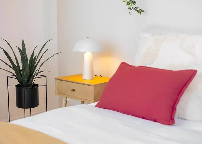 Apartament Bright 2Br - 4Th Floor, Balcony, Free Parking By Gravity Praga, Czechy