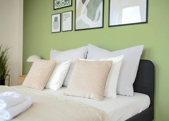 Ferienwohnung Bright 2Br - 8Th Floor, Balcony, Free Parking - By Gravity Prag, Tschechische Republik
