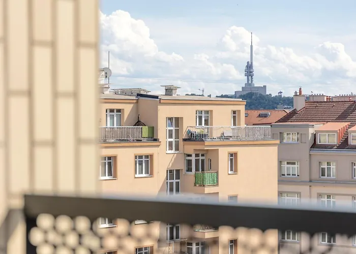 Apartament Bright 2Br - 7Th Floor, Balcony, Free Parking By Gravity Praga, Czechy
