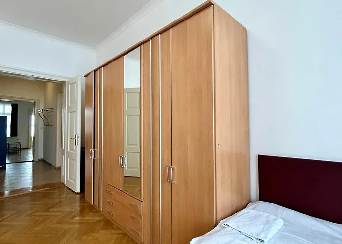 Quadrio Bedroom Central