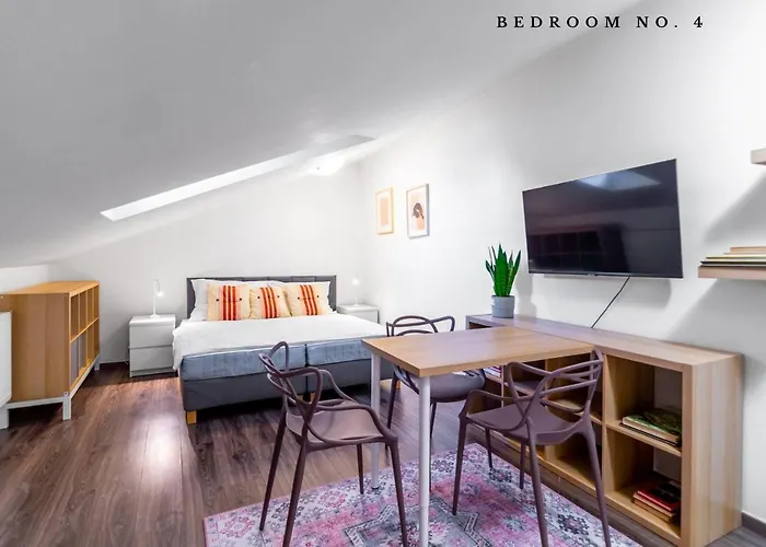 The Bookhouse, 5-Bedroom Residence By Prague Castle