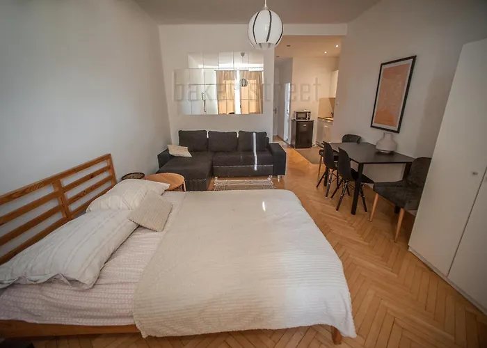 One Bedroom Close To Castle