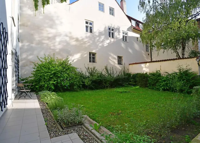 Romantic Apartment Under The Prague Castle