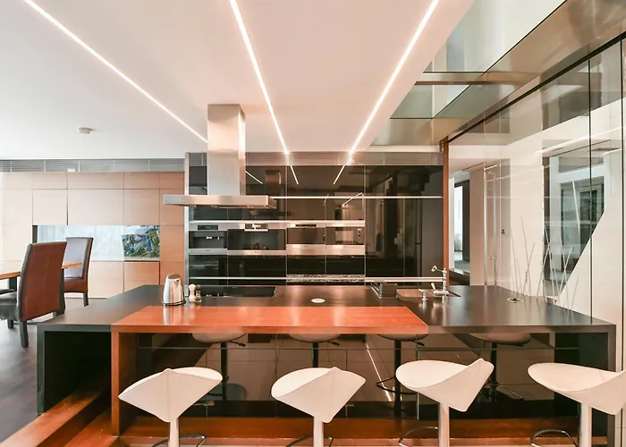 Presidential Penthouse, 303M2, Jacuzzi On Terrace, Sauna, 6Bdrm, 4Bthrm, Ac, Lift Prag, Tschechische Republik
