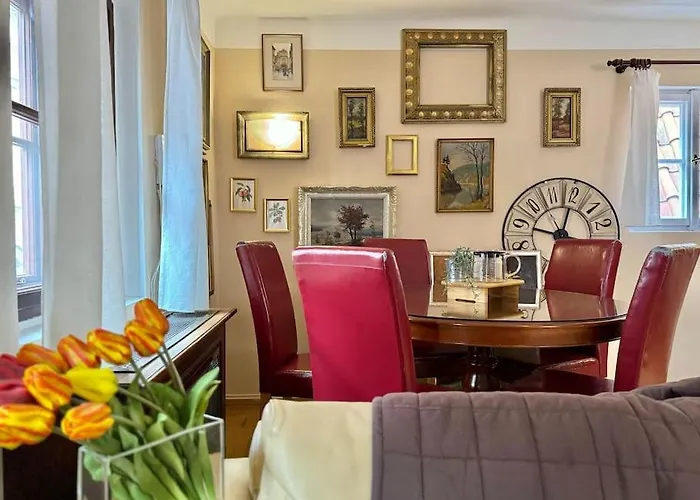 2-Floor Traditional Prague Apartment, República Checa