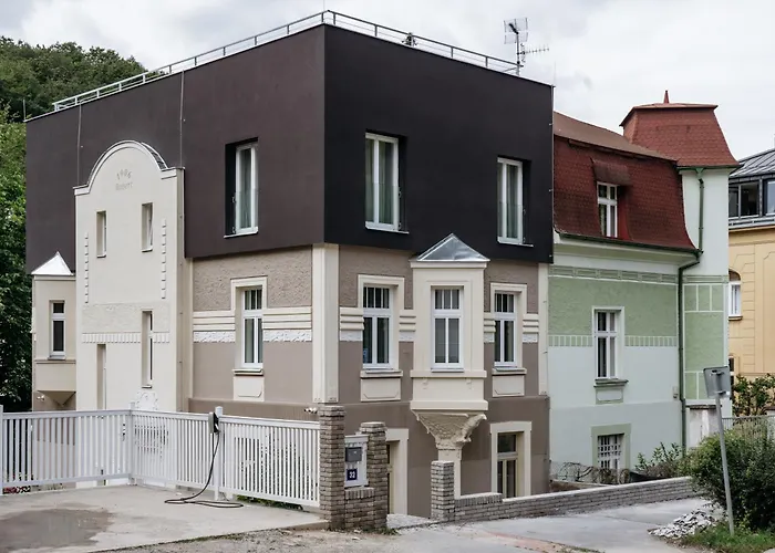 Prague Days - Luxurious s In A Quiet Area