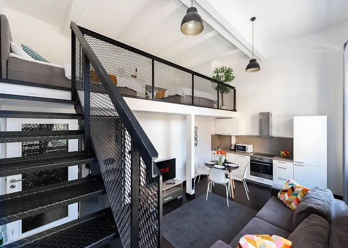 2-Room Loft-Apartments I 6 Guests I Metro I Karlin Praga, Czechy