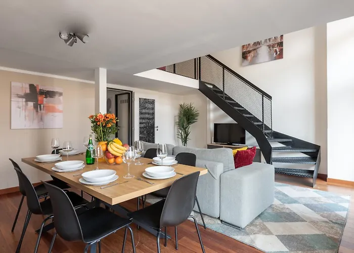Spacious Family Apartments With Balcony I Metro I Karlin