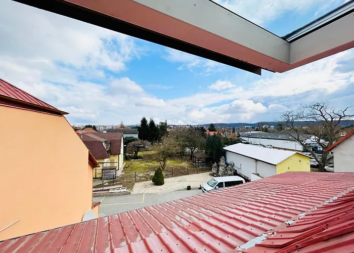 Villa s With Free Parking Prague 5