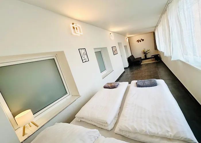 Villa s With Free Parking Prague 5