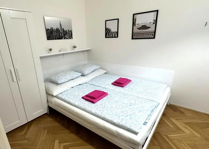 Side Street Apartments Прага, Чехія