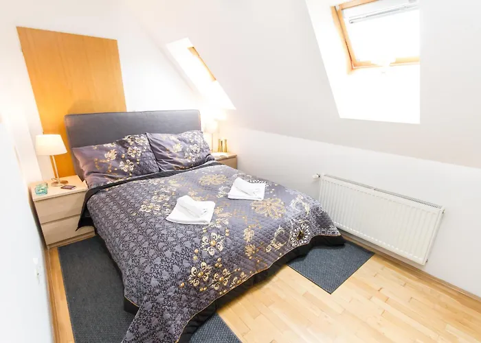 Kozi Loft Residence Old Town