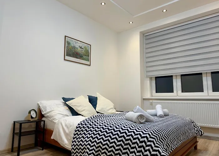 Modern Flat In Central