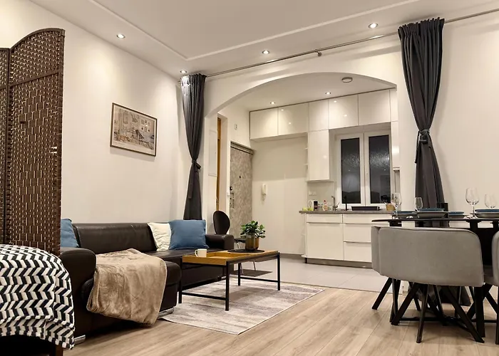 Modern Flat In Central
